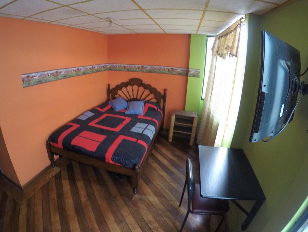 Hostel Sendero De Volcanes Латакунга Экстерьер фото
